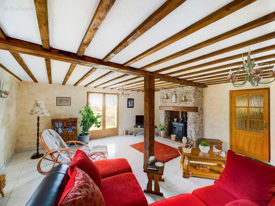 Maison à CHAMPNIERS-ET-REILHAC