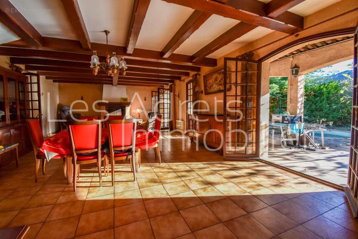 Maison à LES ADRETS-DE-L&#039;ESTEREL