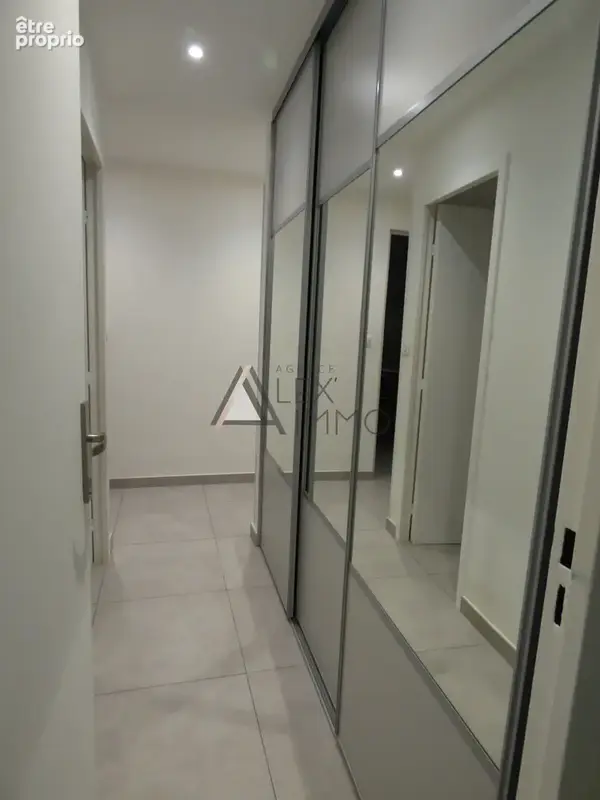 Appartement 5 pièces + plave privative - 102.44 m2 - Les Caillols 13011 Marseille - 245 000 €* - photo 8