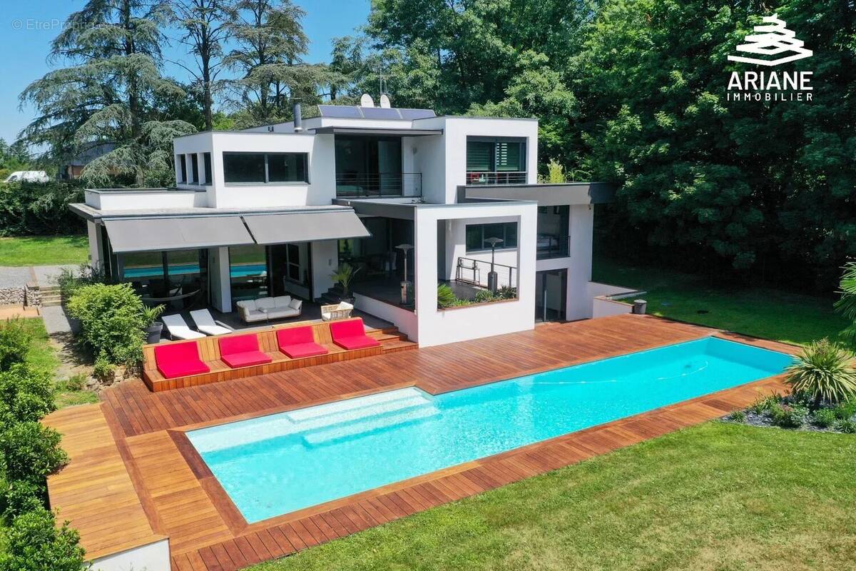 Maison à SAINT-GENIS-LAVAL