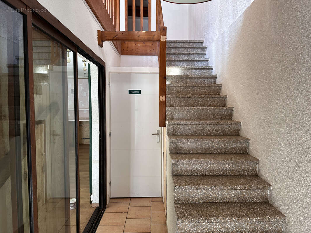 Commerce à LAGRASSE