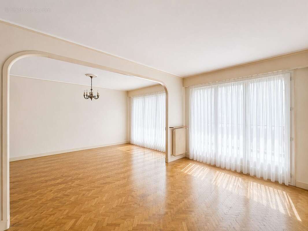 Appartement à CHARENTON-LE-PONT