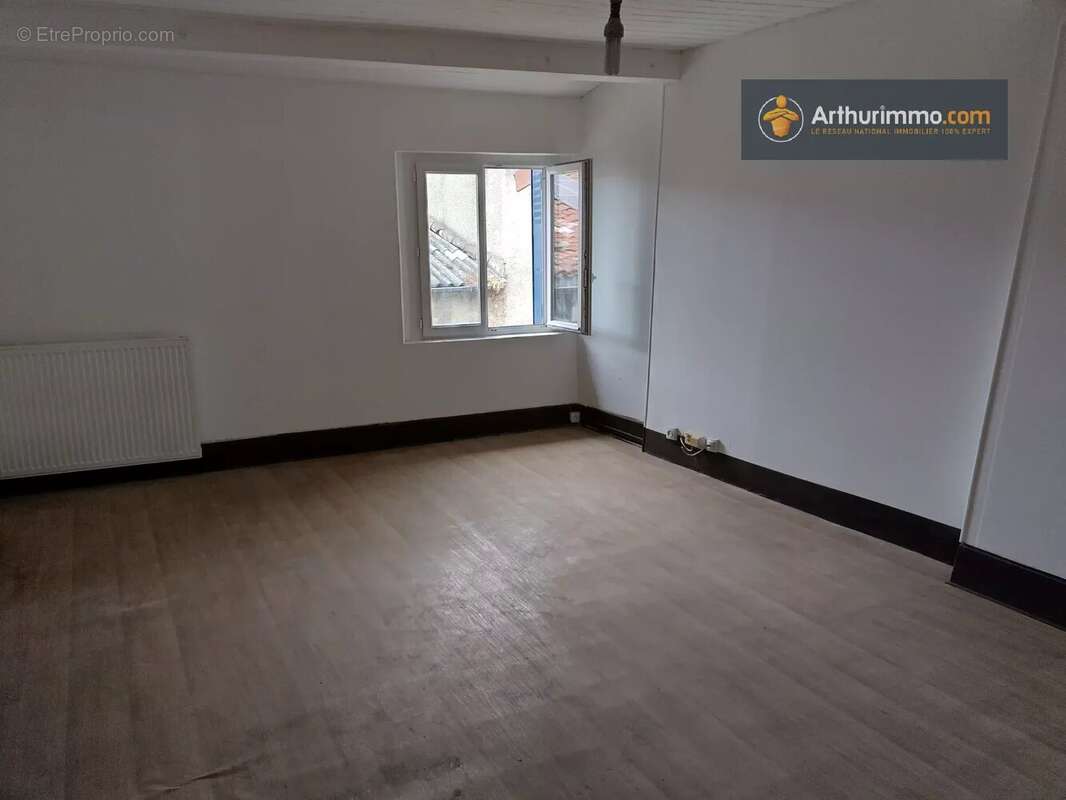 Maison à LAROQUE-D&#039;OLMES