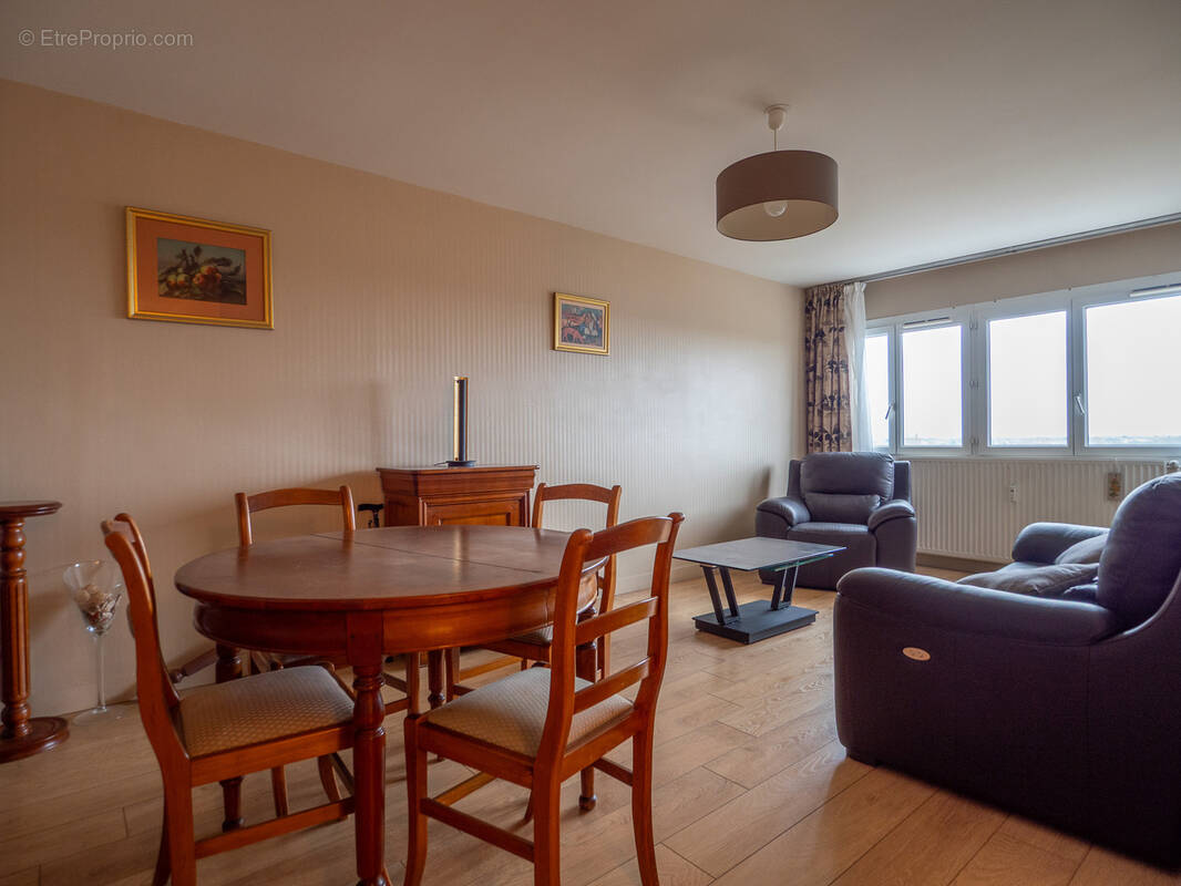 Appartement à MONS-EN-BAROEUL