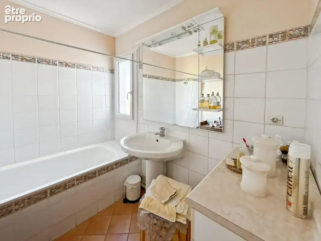  COUP DE CŒUR — Superbe T4/T5 baigné de lumière !  Calme, volumes généreux & travaux ITE déjà payés ! - photo 9
