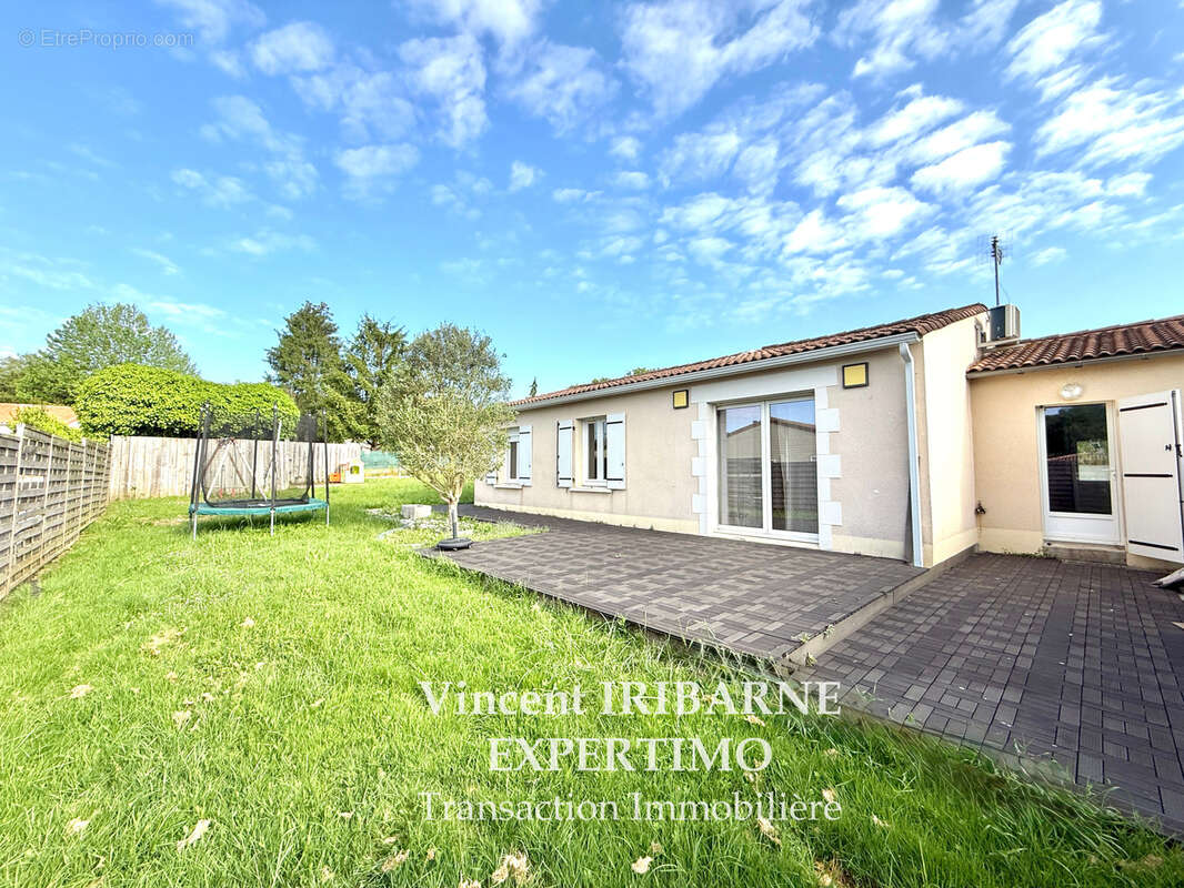 Maison à LA CHAPELLE-DES-POTS