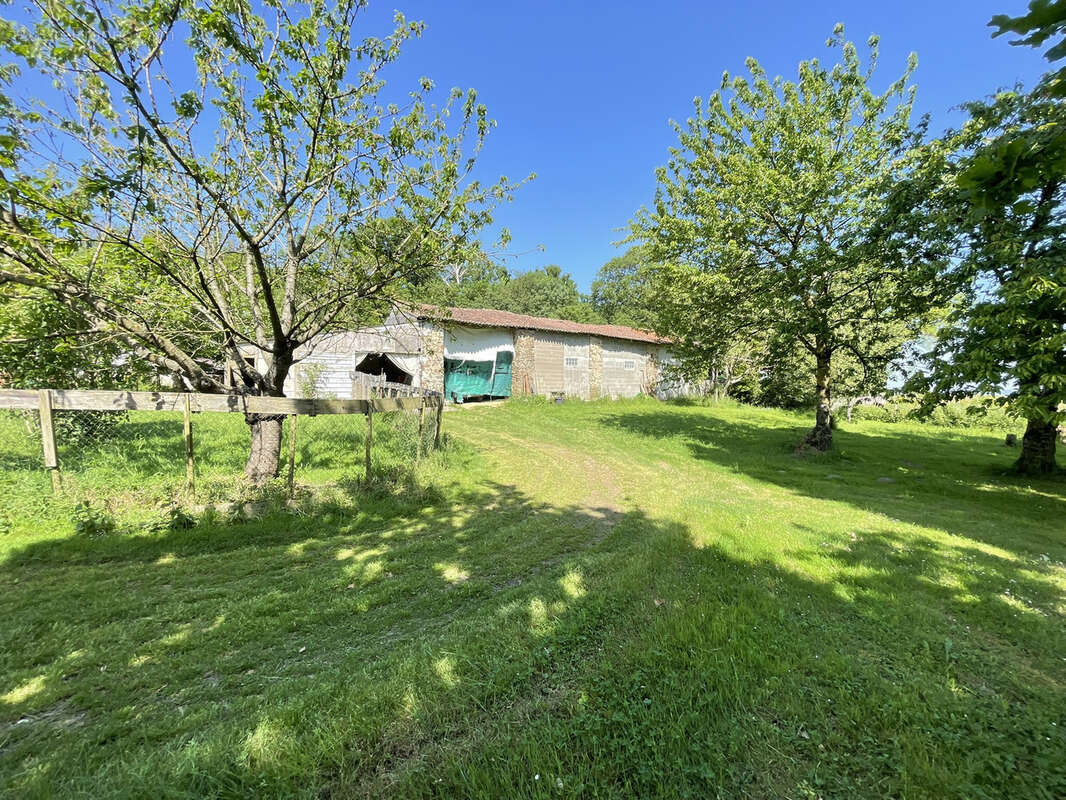 Maison à SAINT-LAURENT-DU-MOTTAY