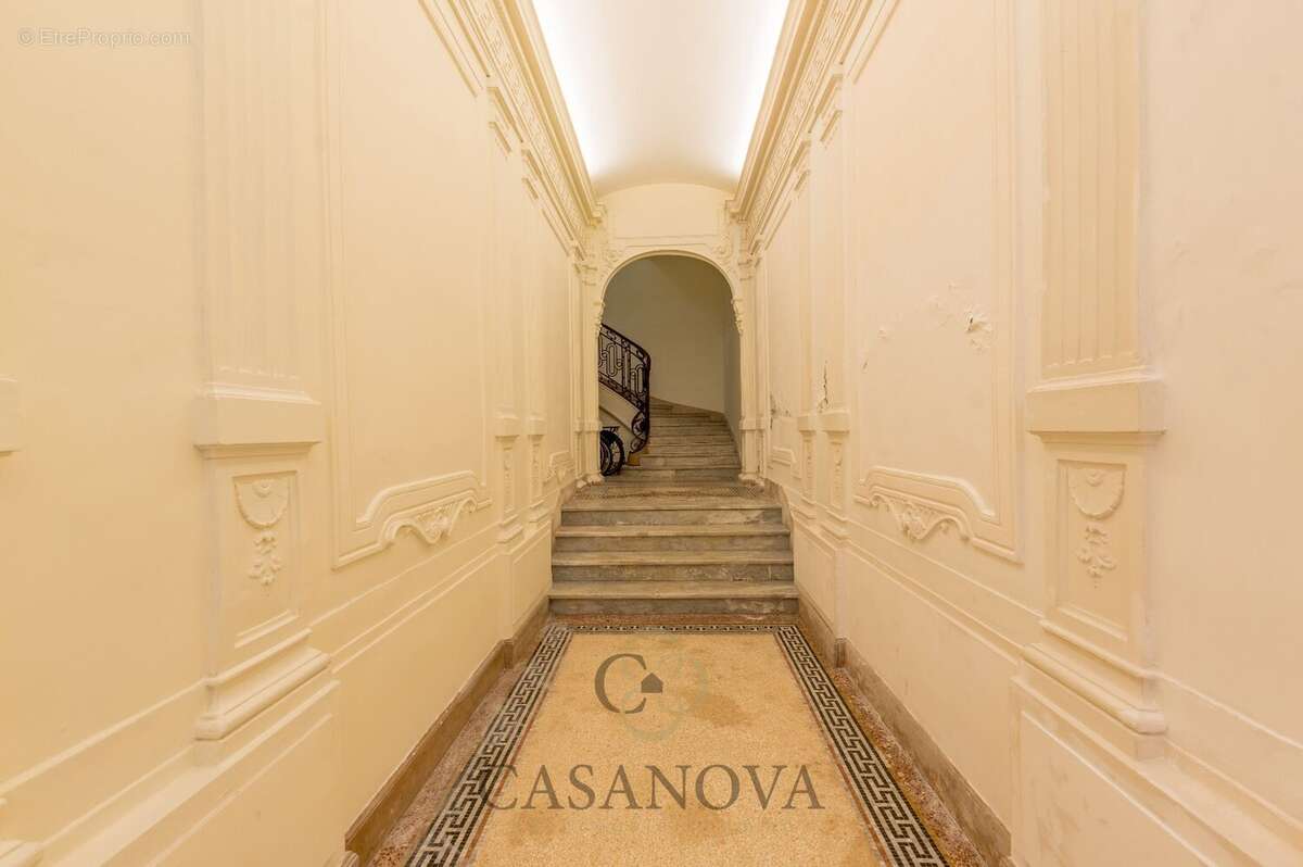 Appartement de charme à Sète coeur de ville, 91 m², balcon, parquet ancien, garage - photo 12