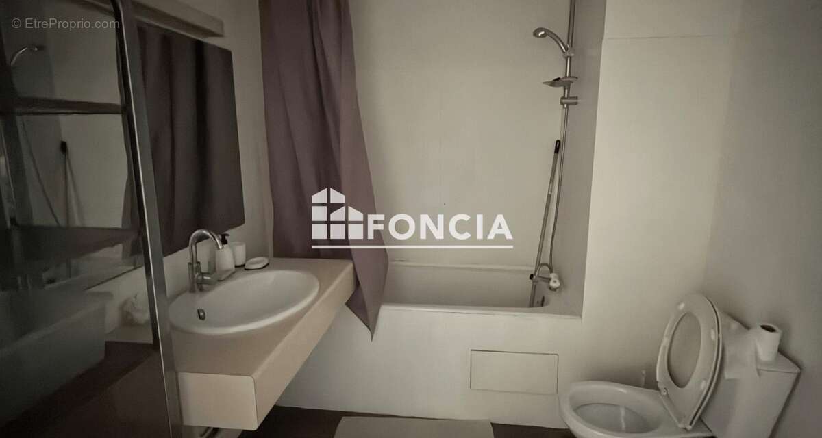 À VENDRE – Agréable studio de 35 m² en centre-ville dans résidence entretenue avec ascenseur - photo 4
