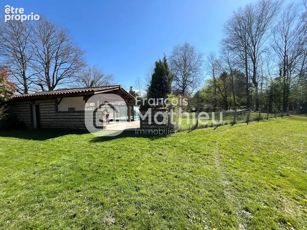 Chalamont : Jolie maison traditionnelle 350m2 hab + dépendances - piscine et terrain de 3 hectares - photo 5