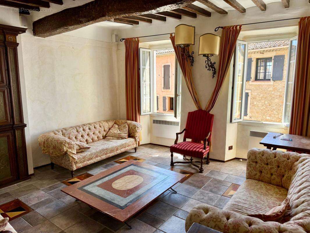 Maison à CHATEAUNEUF-GRASSE