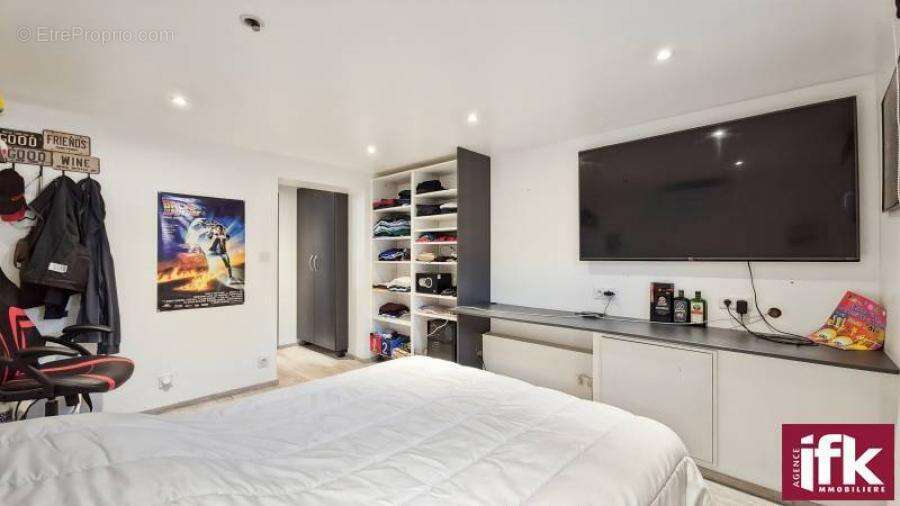 Maison plain-pied de 205 m² sur 13,52 ares avec piscine et double garage – DPE B - photo 20