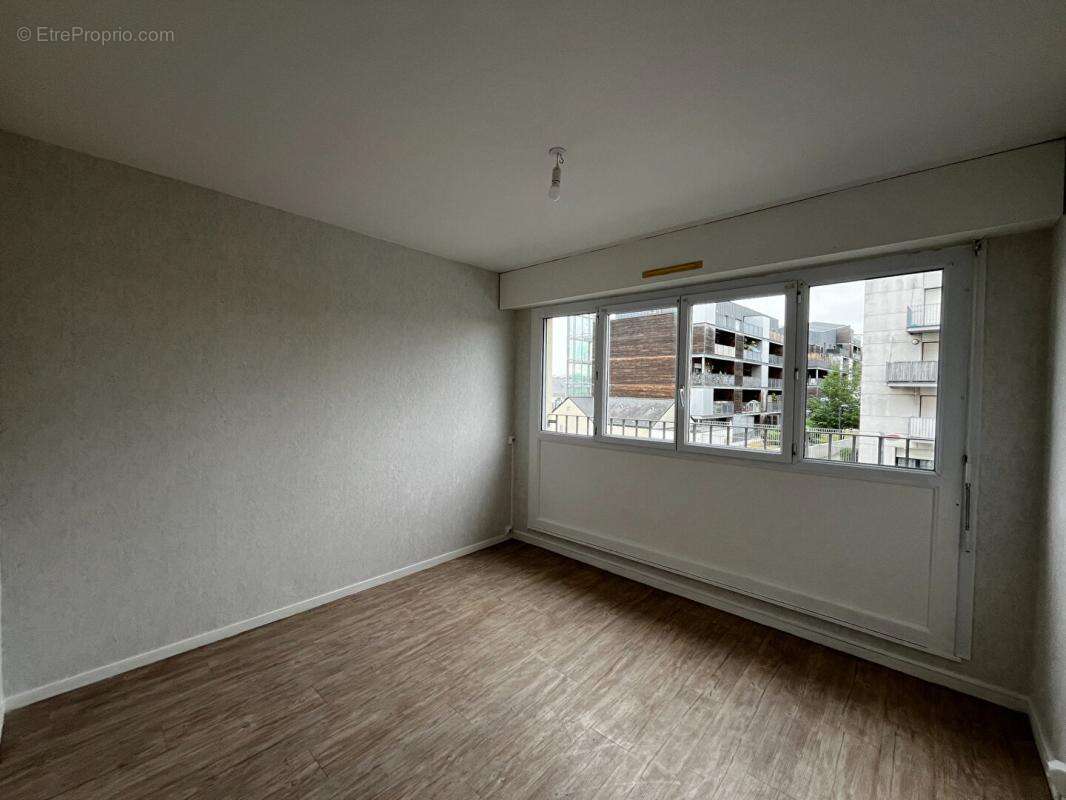 Appartement à LES PONTS-DE-CE