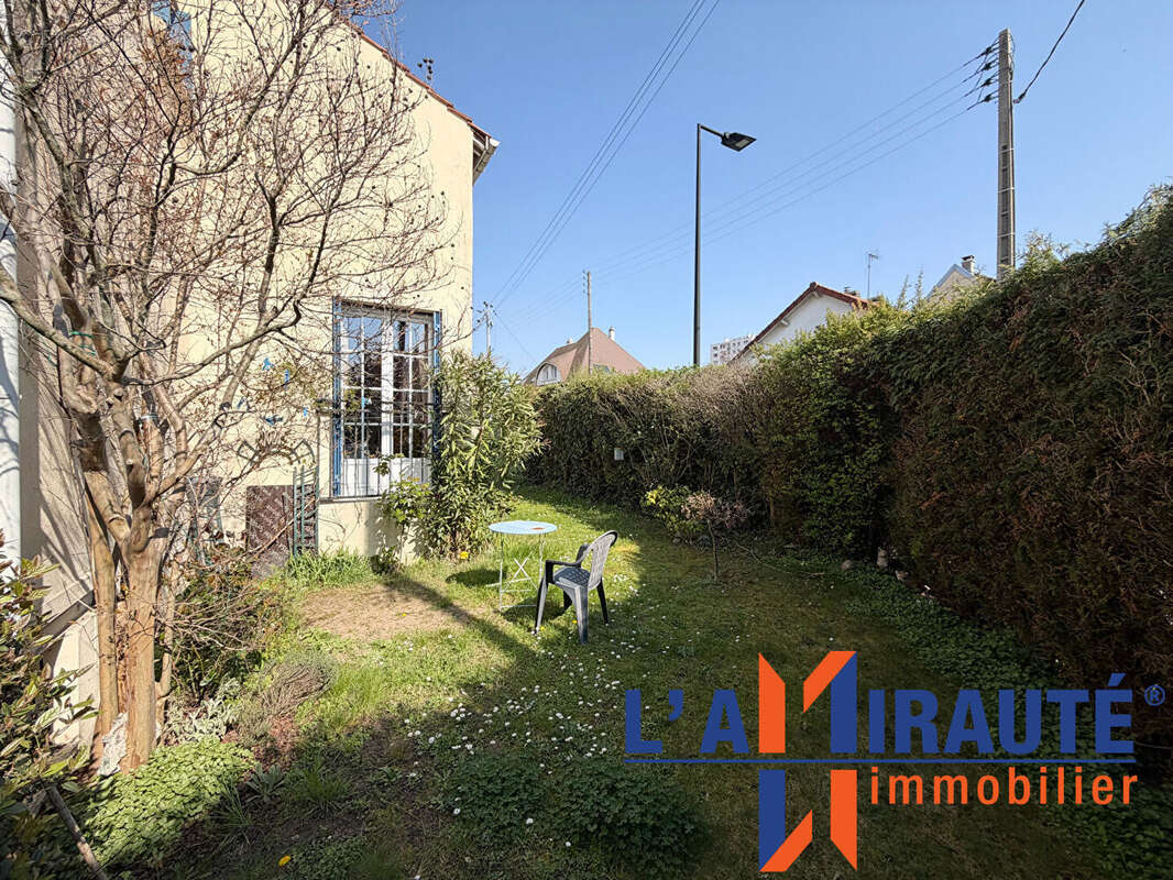 Maison à SARTROUVILLE