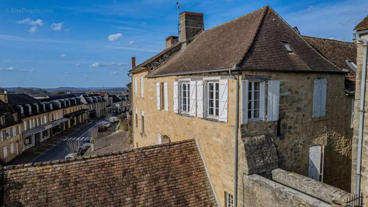 Appartement à GOURDON
