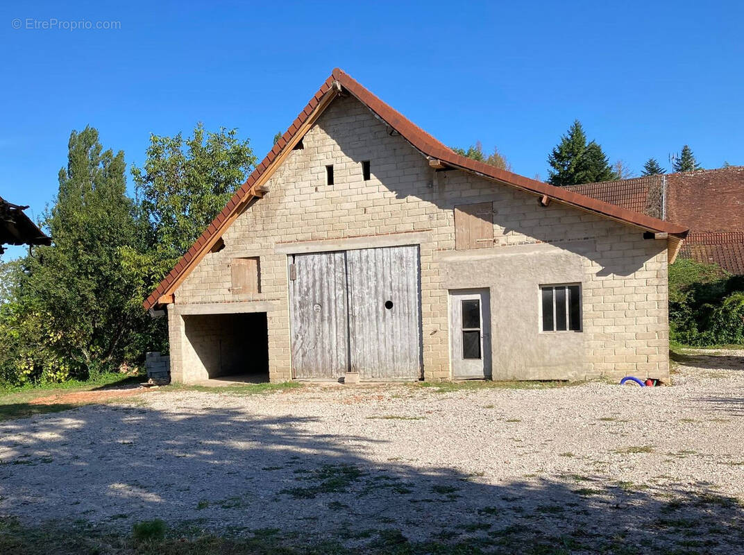 Maison à FRANGY-EN-BRESSE