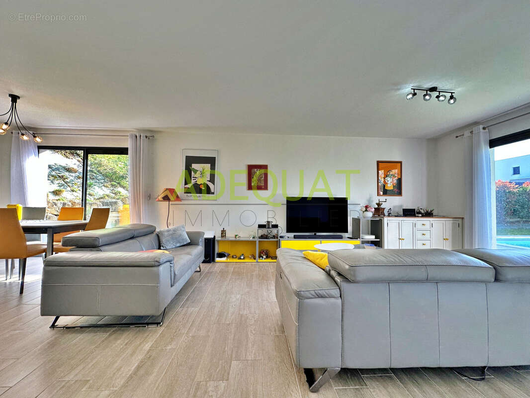 ISLE D'ABEAU EN EXCLU - VILLA T5 avec garage attenant et piscine - photo 6