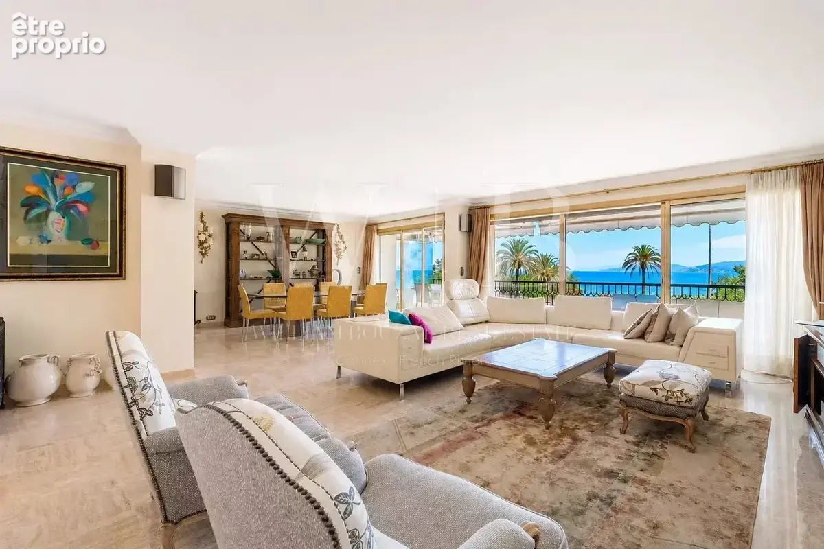Cannes, la Croisette - Port Canto. Appartement de 229 m² avec vue mer + dépendances - photo 2