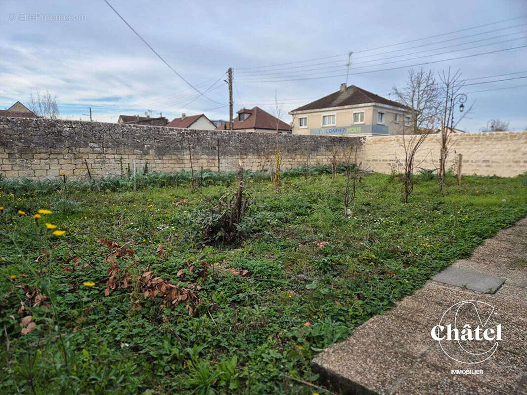 Maison à SAINT-LEU-D&#039;ESSERENT
