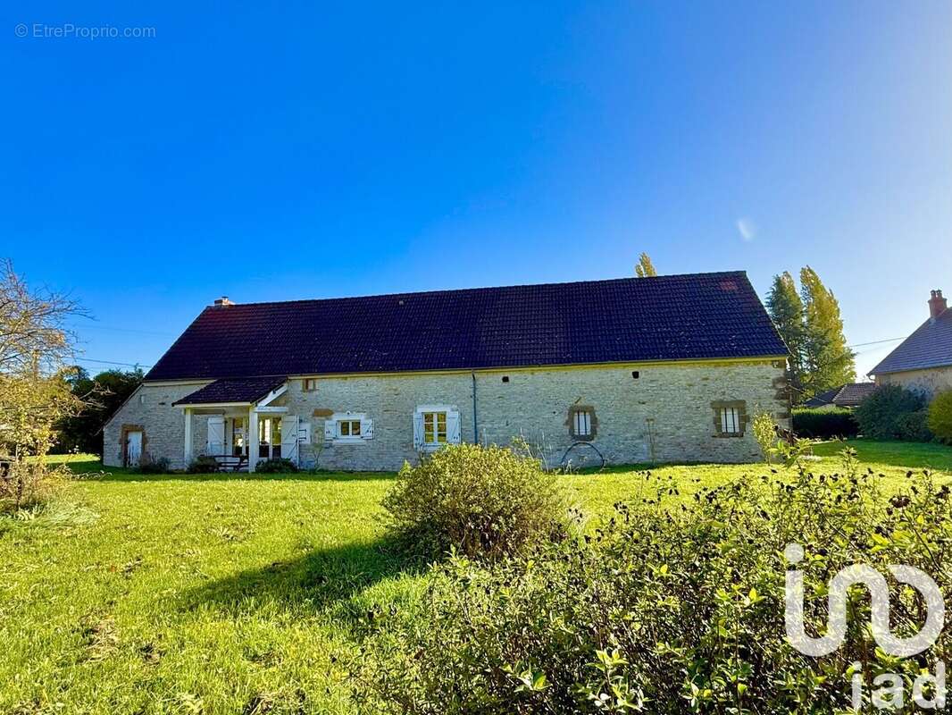 Photo 2 - Maison à SANCERGUES