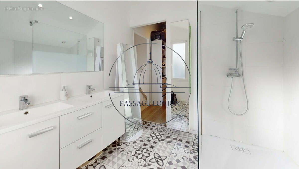 Maison à BASSUSSARRY