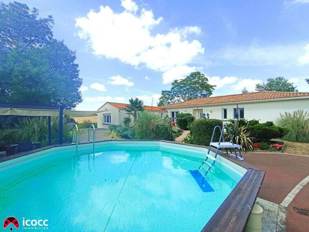 Maison 168 m² à La Bretonniere-La-Claye  - photo 3