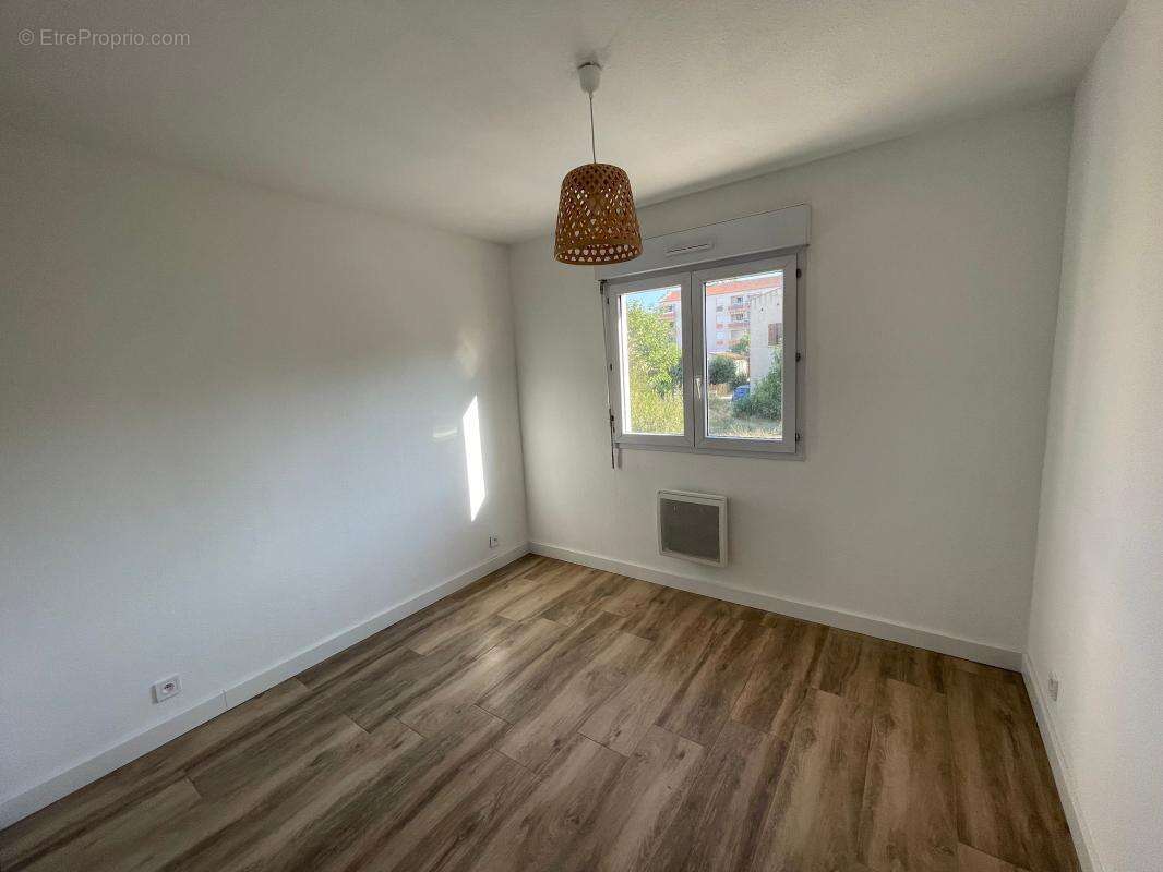 A vendre six-fours-les-plages 83140 appartement 2 pieces renove garage - photo 5