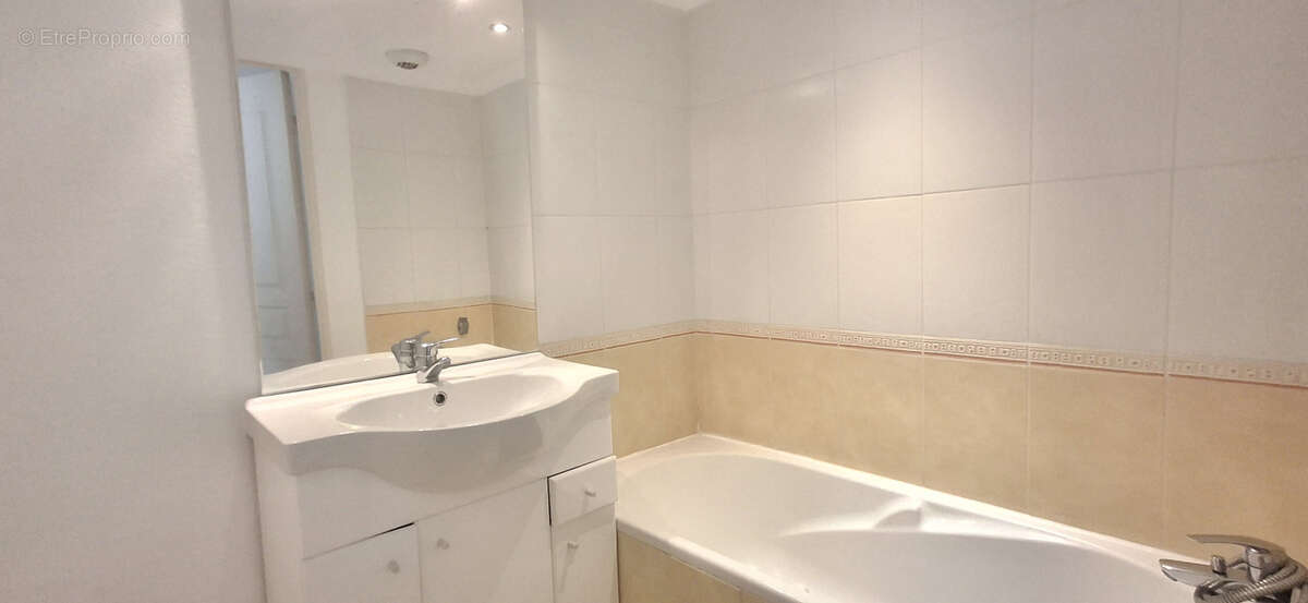 Appartement à VALLAURIS