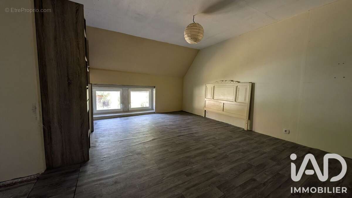 Maison 96 m² à Blet  - photo 9