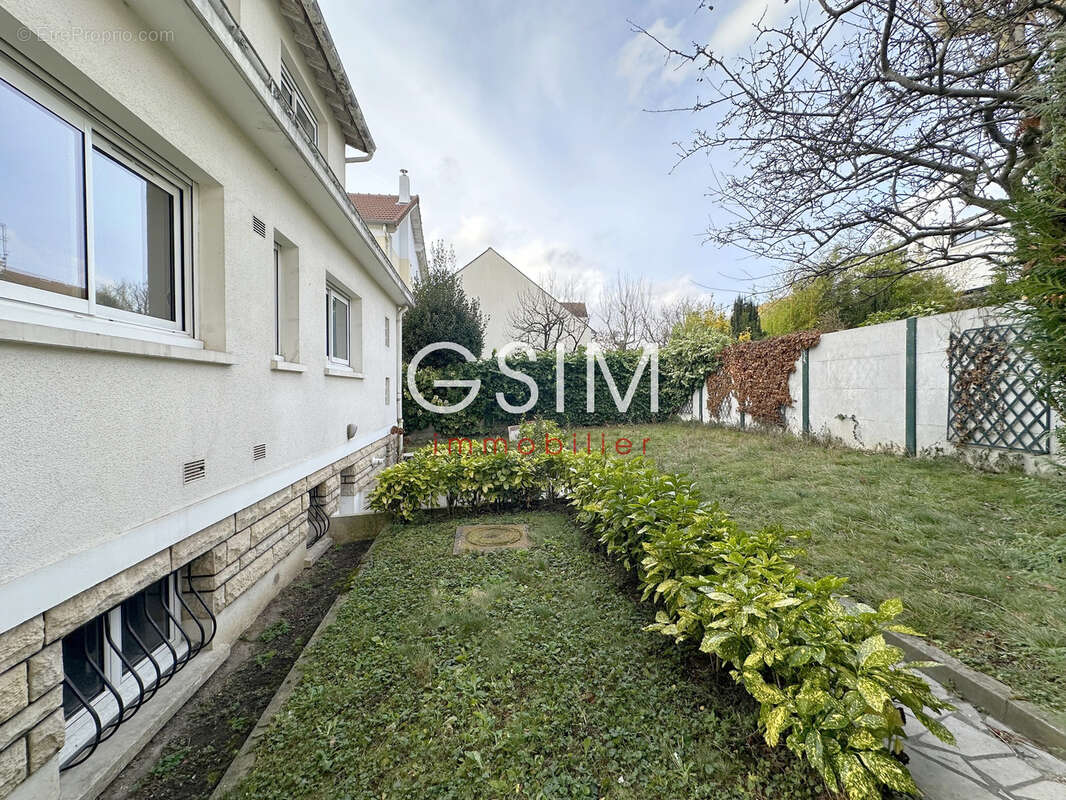 Maison à SURESNES