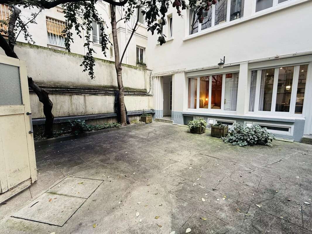 Appartement à PARIS-17E