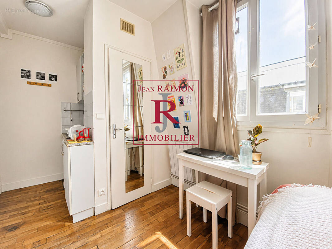 Appartement à PARIS-14E