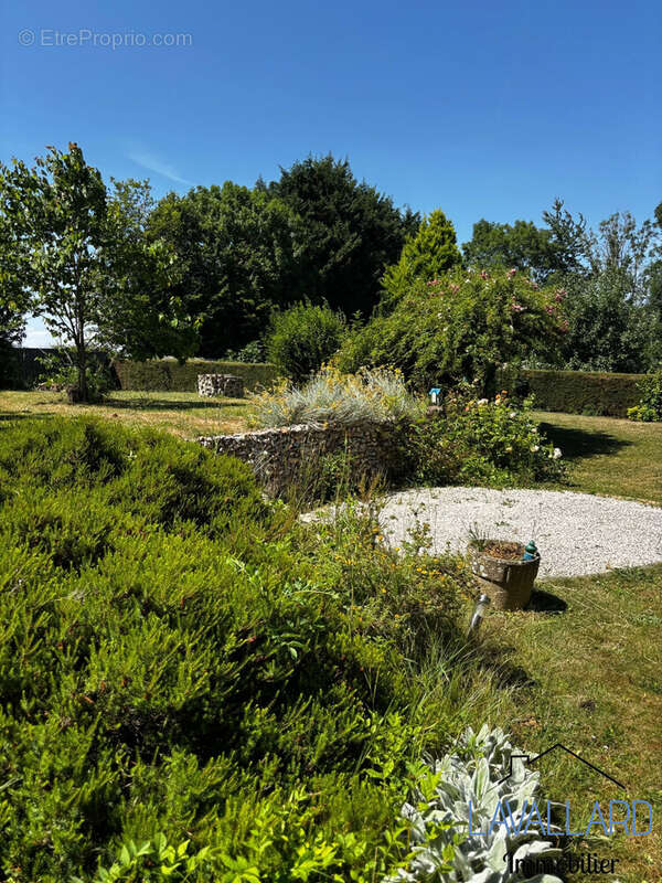 Maison 147 m² à Grandvilliers  - photo 2