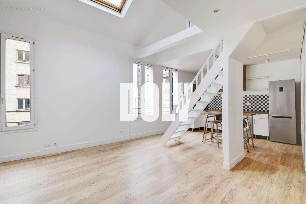 Appartement à PARIS-16E