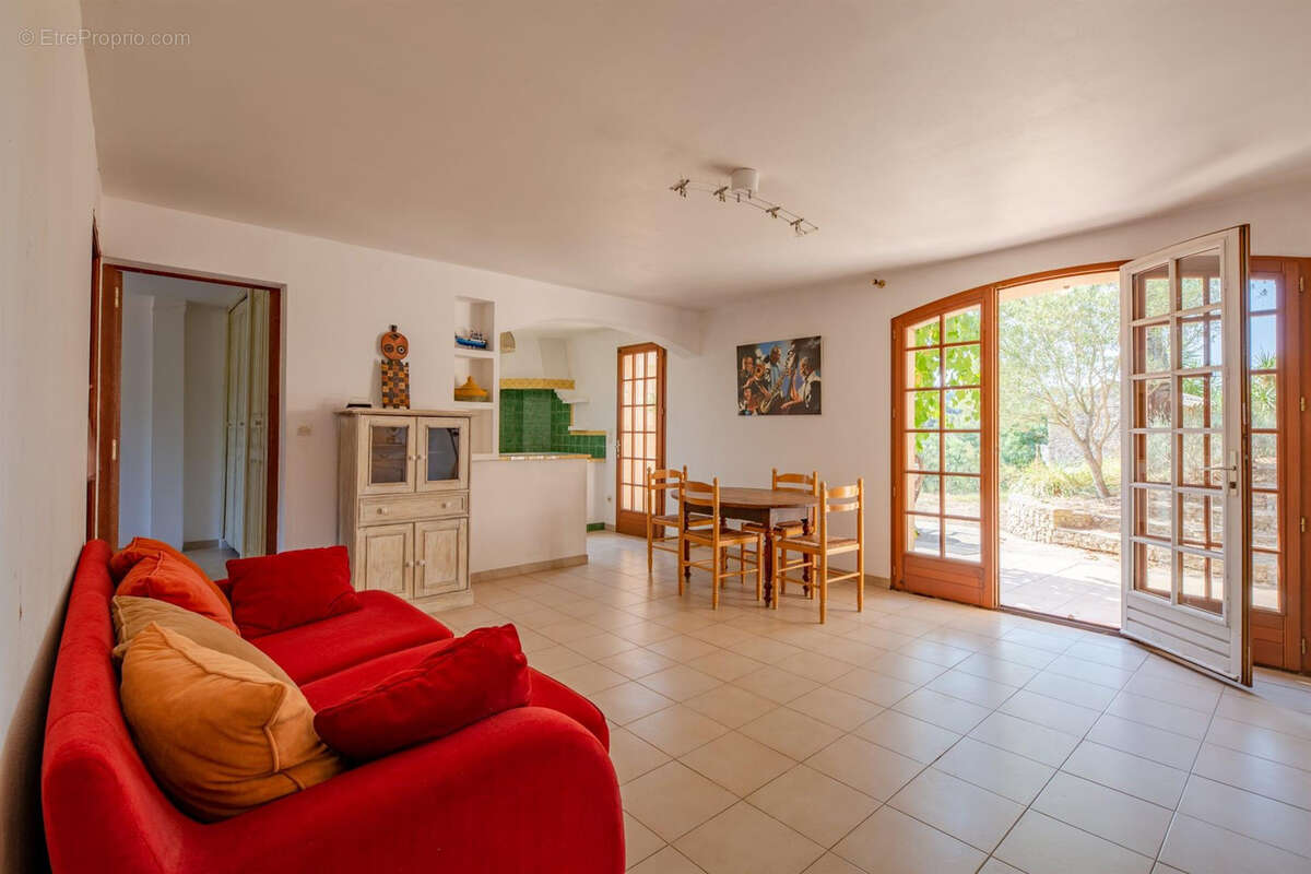 Maison à PLAN-DE-LA-TOUR