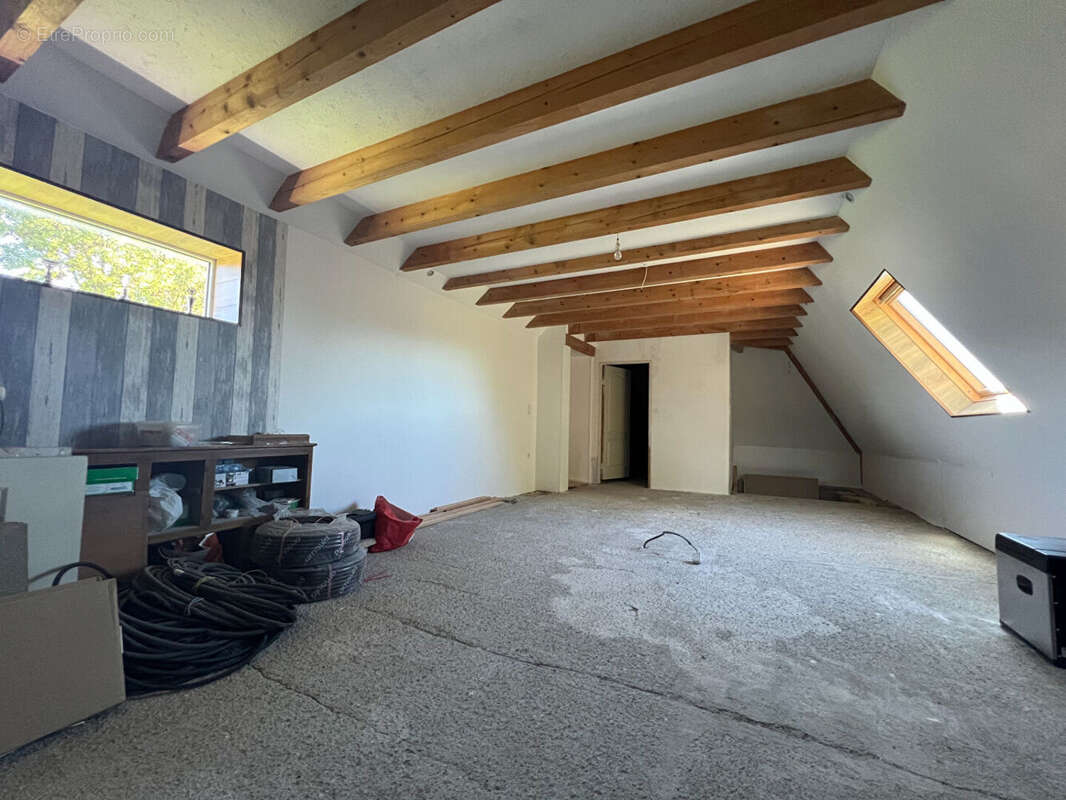 Maison à SAINT-SANTIN-CANTALES