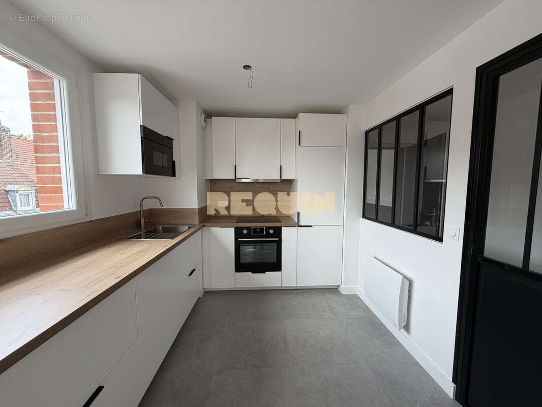 Appartement 68 m² à Loos  - photo 2