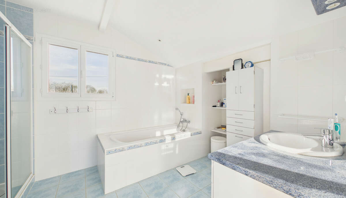 Briscous - Villa individuelle F5 avec piscine - photo 9
