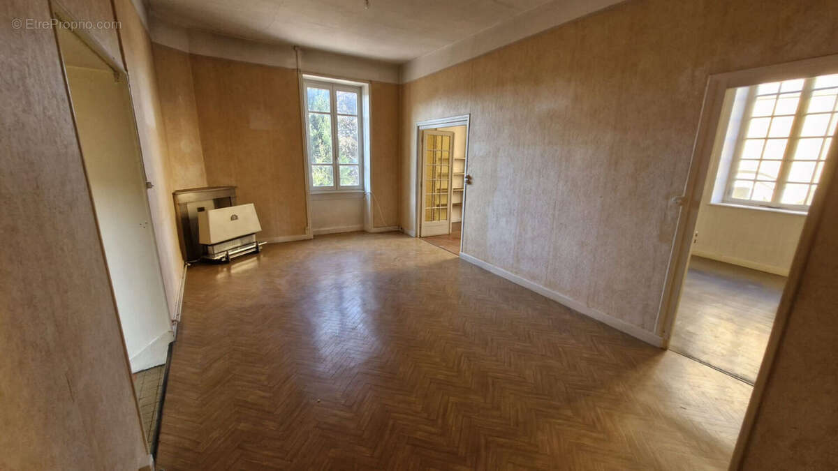 Appartement à CHARLIEU