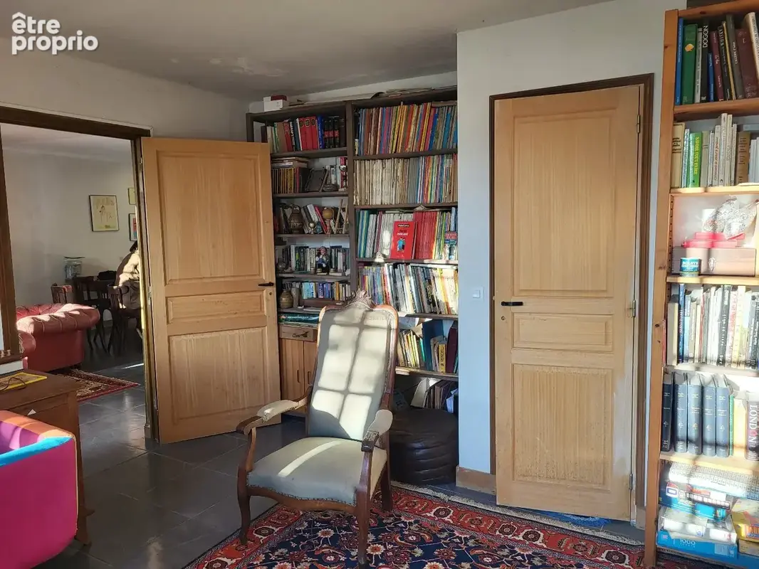 FROMENTIERES  : MAISON en PIERRE de 11 PIECE avec DEPENDANCE de 208 m² sur une parcelle de 1.407  m² - photo 6