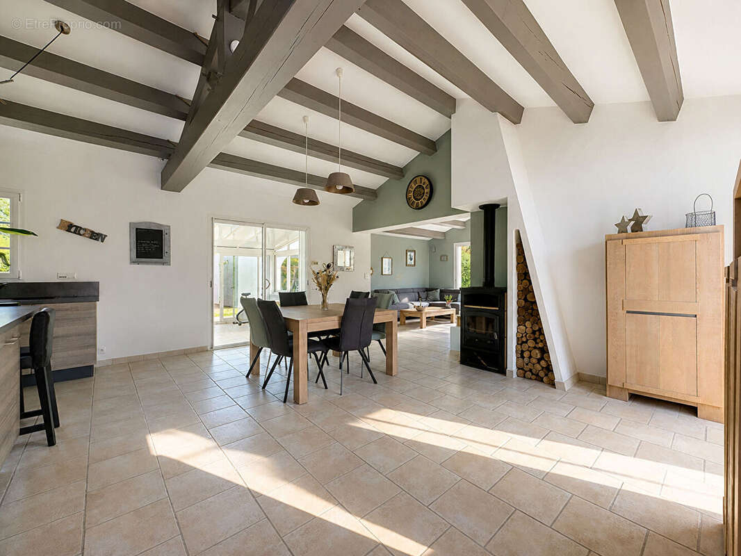 Maison à CHATEAUNEUF