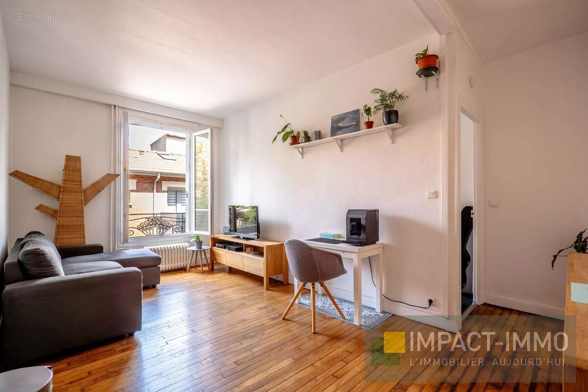 Appartement à SURESNES