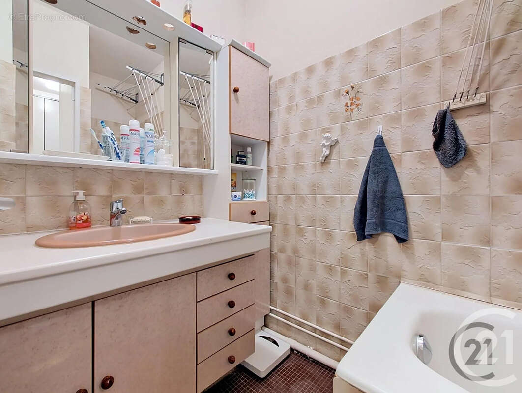 Appartement à VAUX-LE-PENIL