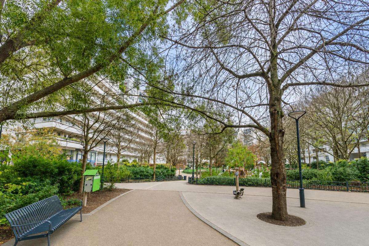 Appartement à COURBEVOIE