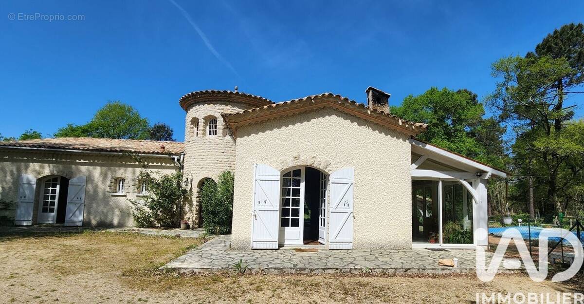 Photo 1 - Maison à MENESPLET