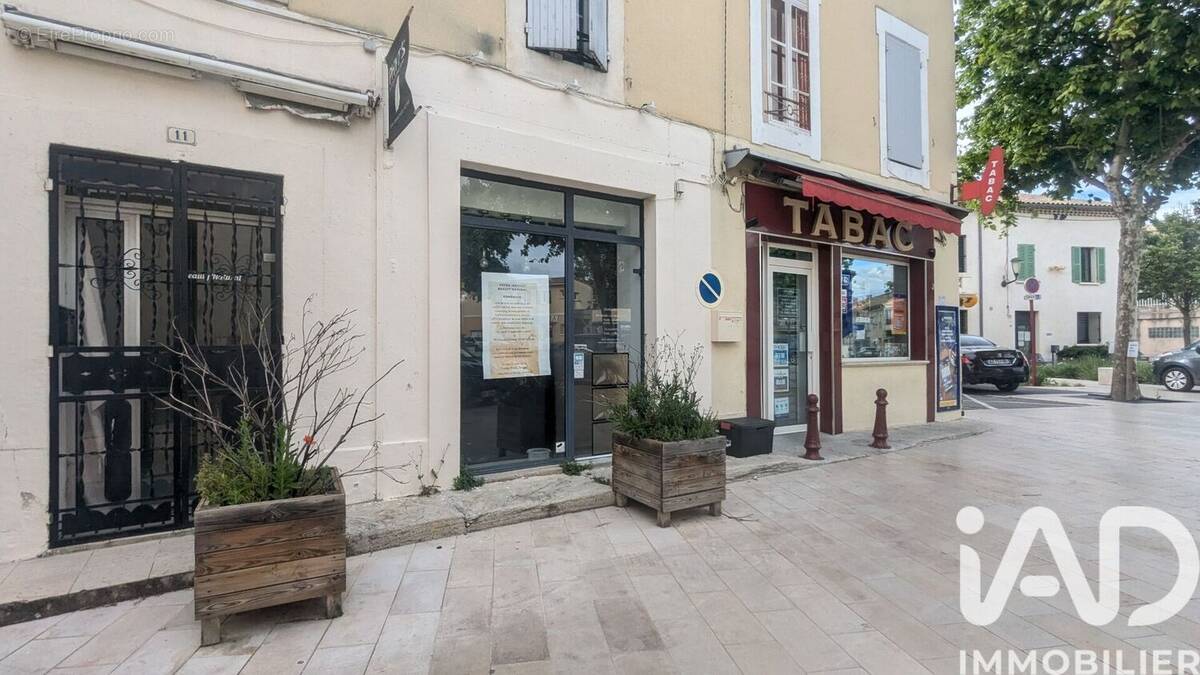 Photo 1 - Commerce à ENTRAIGUES-SUR-LA-SORGUE