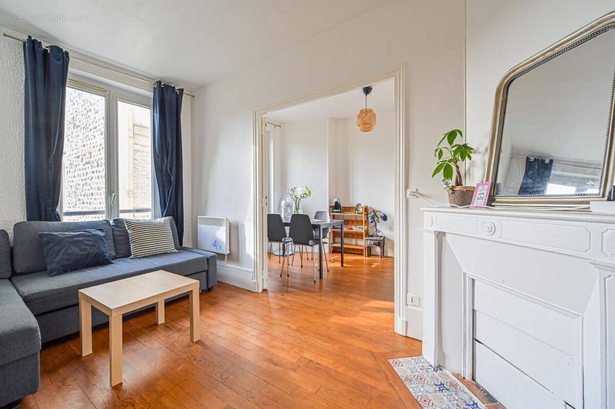 Appartement à PARIS-18E