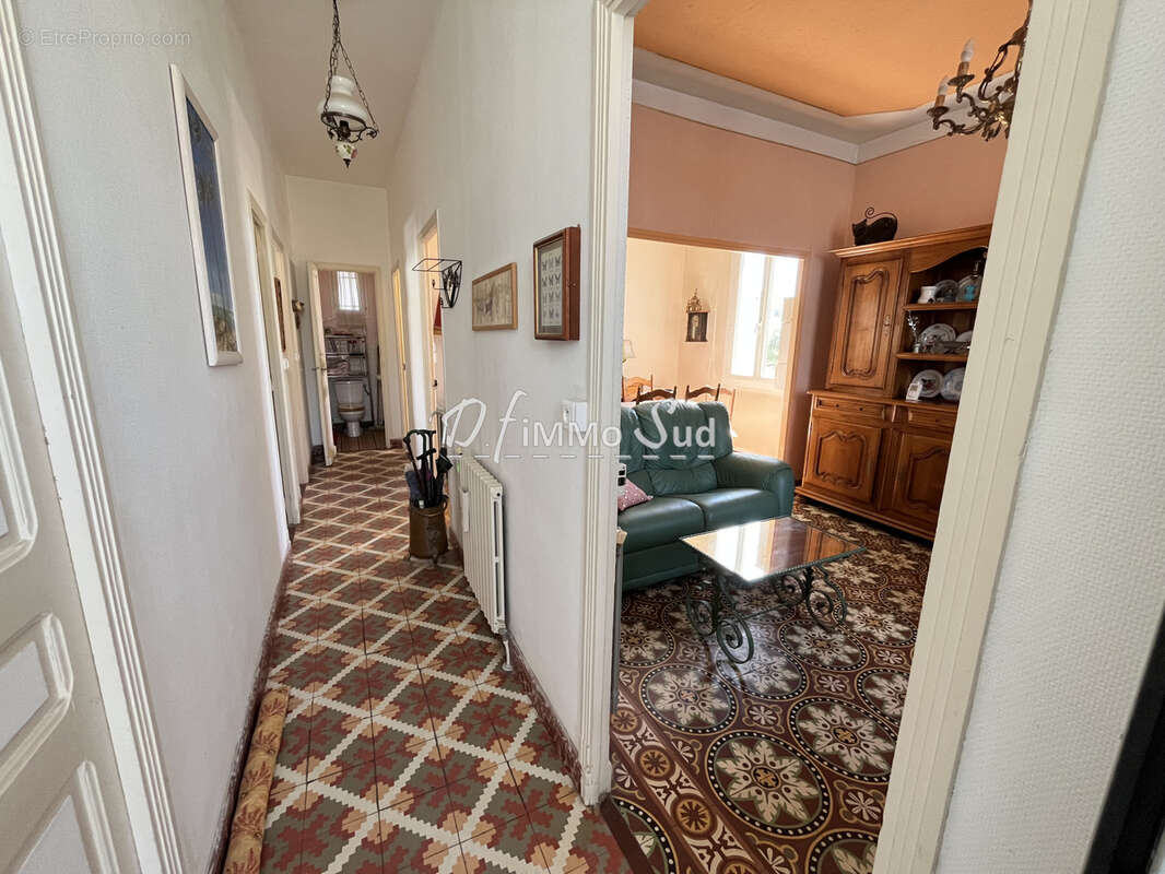 Maison, 3 faces, garage et extérieur - photo 6