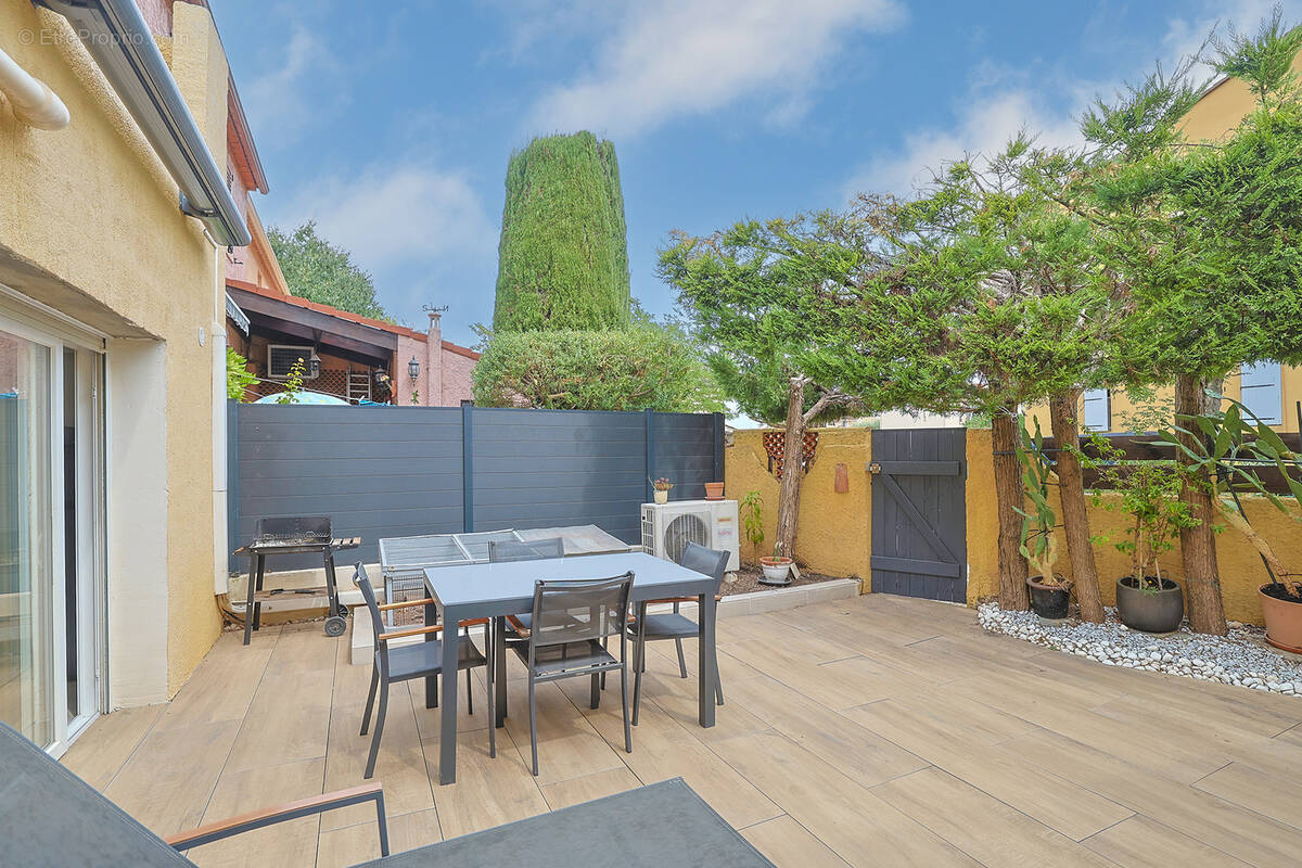 Maison à SOLLIES-PONT