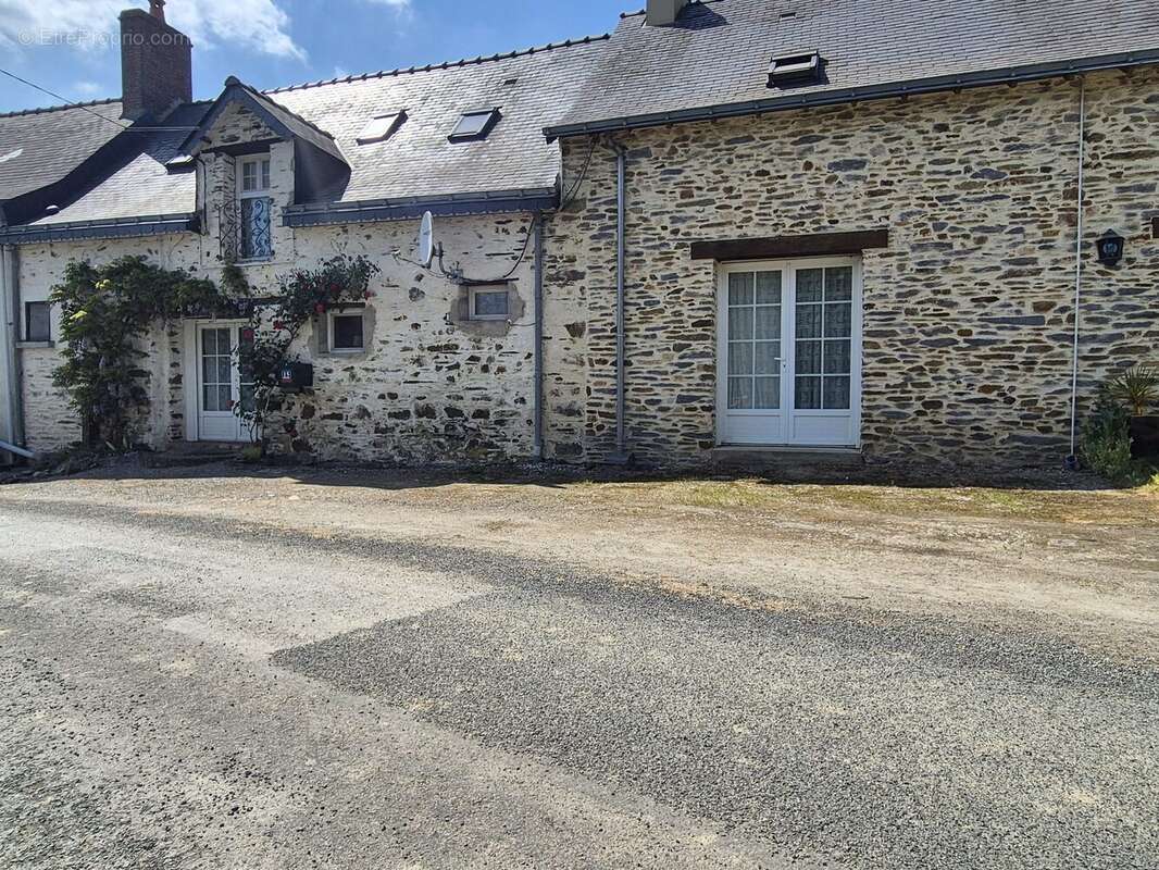 Maison à LA CHAPELLE-GLAIN